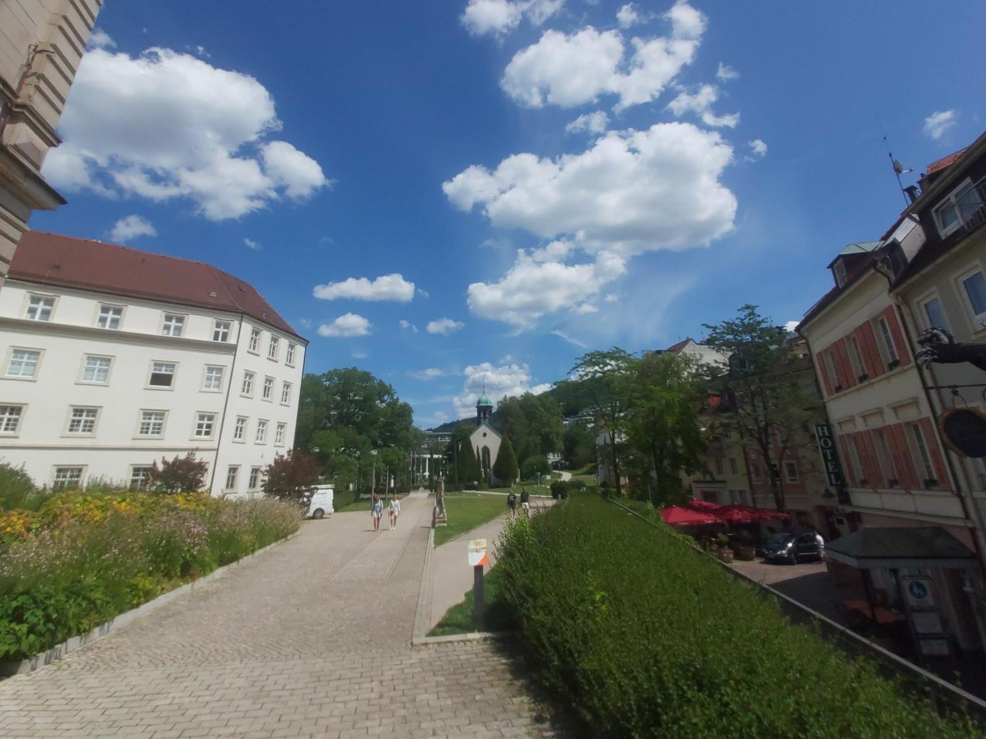 Gemuetliches J&L Apartment Nahe Des Hauptbahnhofes Baden-Baden Kültér fotó